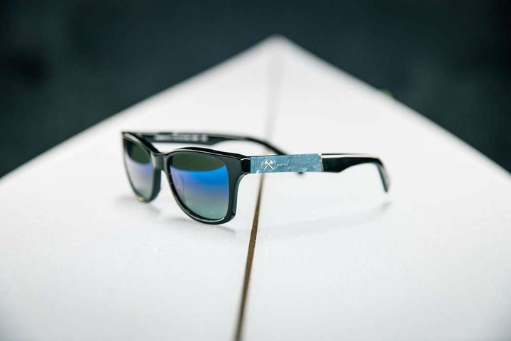 Black*Midnight Surf Resin*Blue Flash Polarized | Shwood Canby Surf Resin Sunglasses