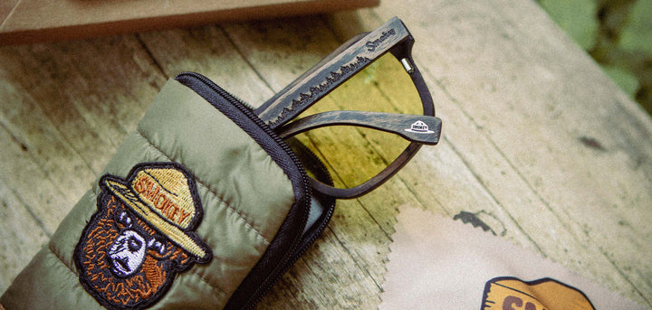 Distressed Dark Walnut*Yellow Polarized | Auburn Wood Smokey Bear Sunglasses