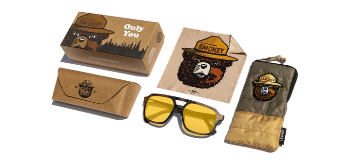 Distressed Dark Walnut*Yellow Polarized | Auburn Wood Smokey Bear Sunglasses